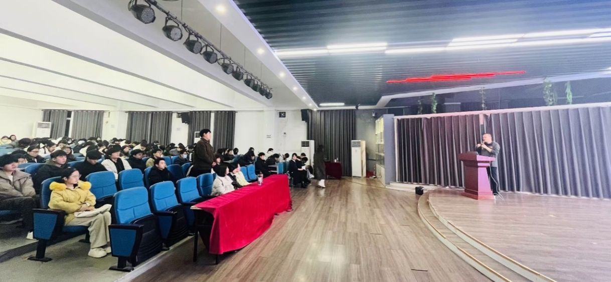 北京乾像时空数字科技影视后期总监王钊走进电子信息工程学院开展行业分享讲座