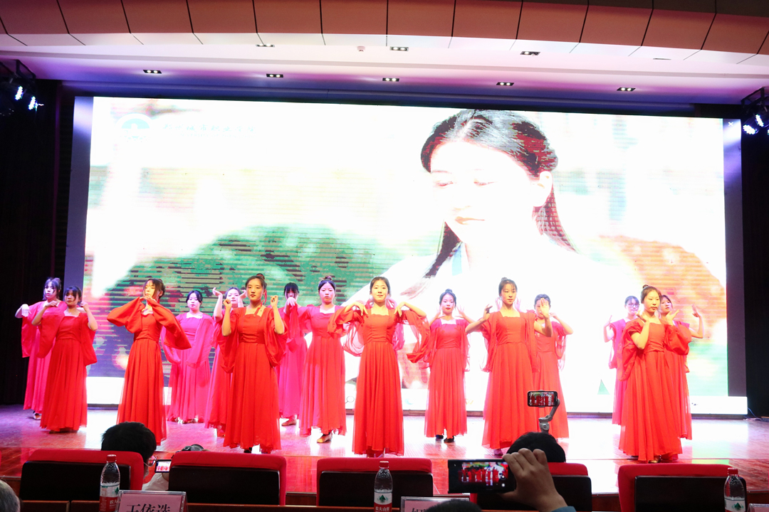 古典舞社团暖场文艺节目 古典舞社团暖场文艺节目