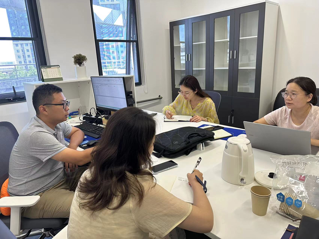 学院为新入职教师配备指导教师 学院为新入职教师配备指导教师