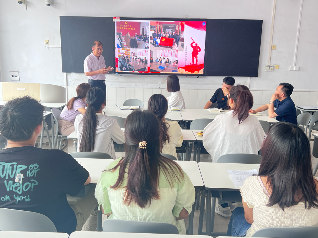 张怀州教授总结汇报为英烈画像全过程 张怀州教授总结汇报为英烈画像全过程