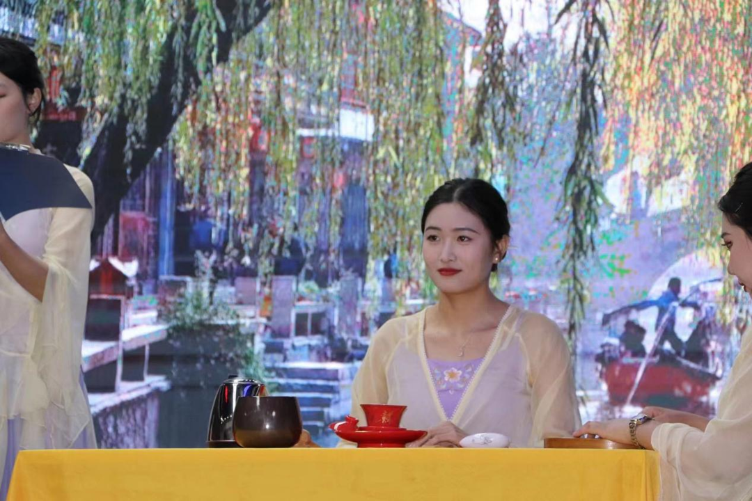 闻香一碗茶,兜揽半壶纱(茉莉花茶) 闻香一碗茶,兜揽半壶纱(茉莉花茶)