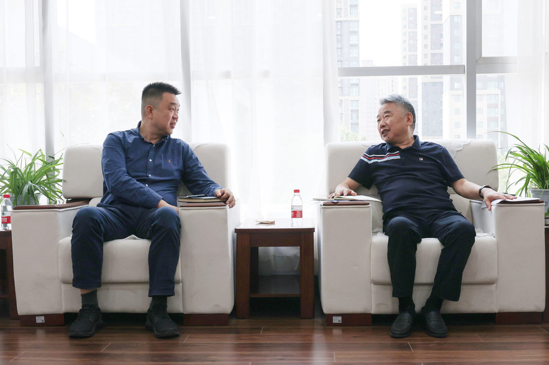 巡回指导组与理事长赵帅座谈 巡回指导组与理事长赵帅座谈