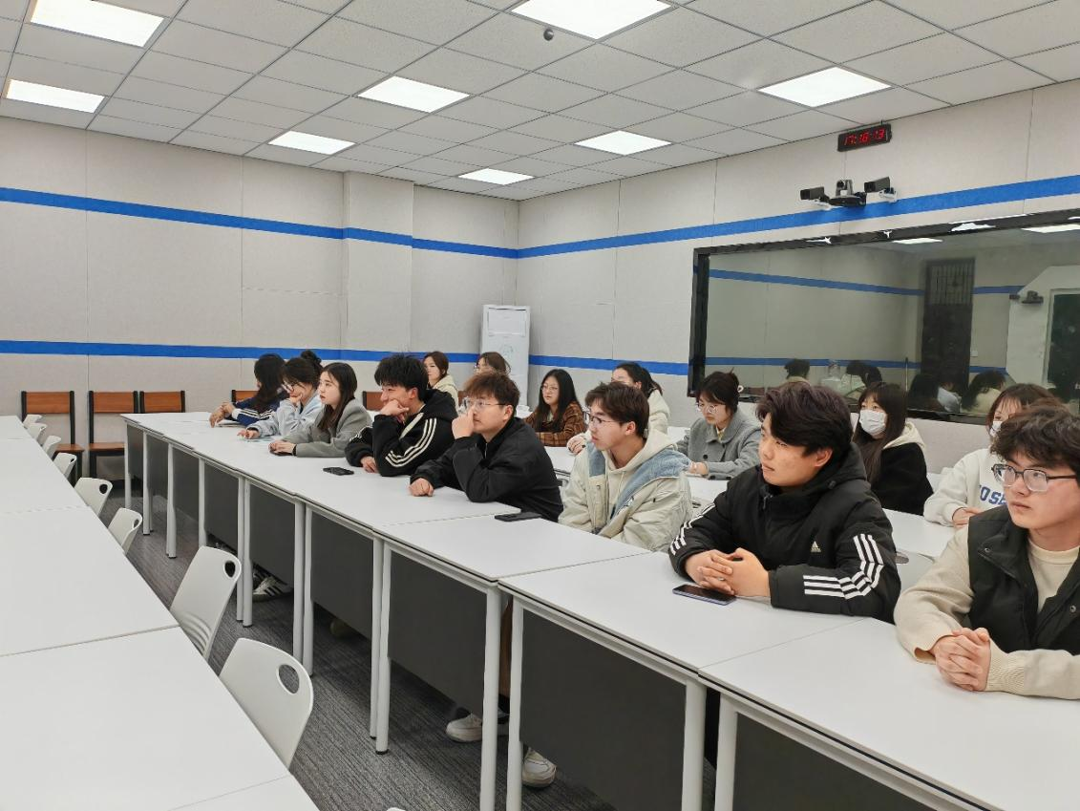 学前教育专业学生召开座谈会 学前教育专业学生召开座谈会