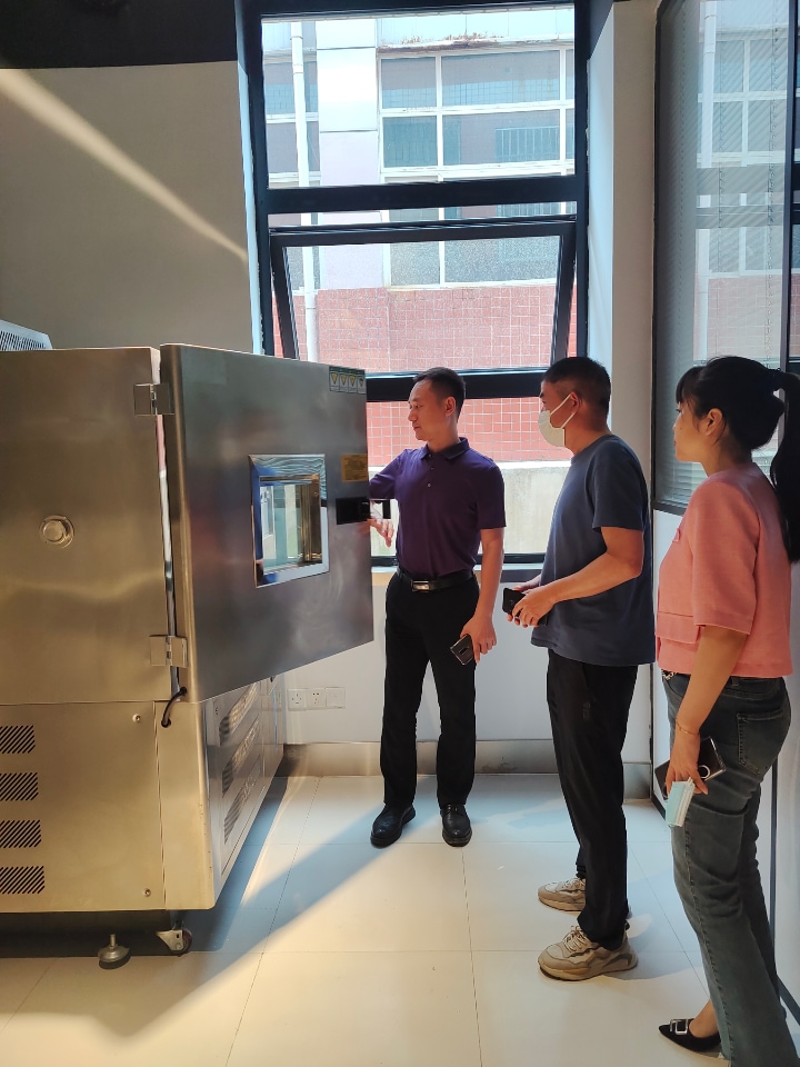 河南鑫诚集团选送企业员工到材料工程学院上大学 河南鑫诚集团选送企业员工到材料工程学院上大学