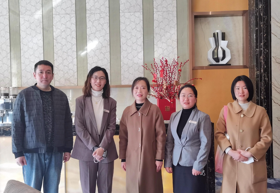 希尔顿酒店调研合影 希尔顿酒店调研合影