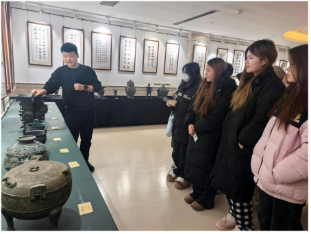 观器知史 拓印传韵——SC教学改革下马克思主义学院青铜展暨拓印体验活动启幕