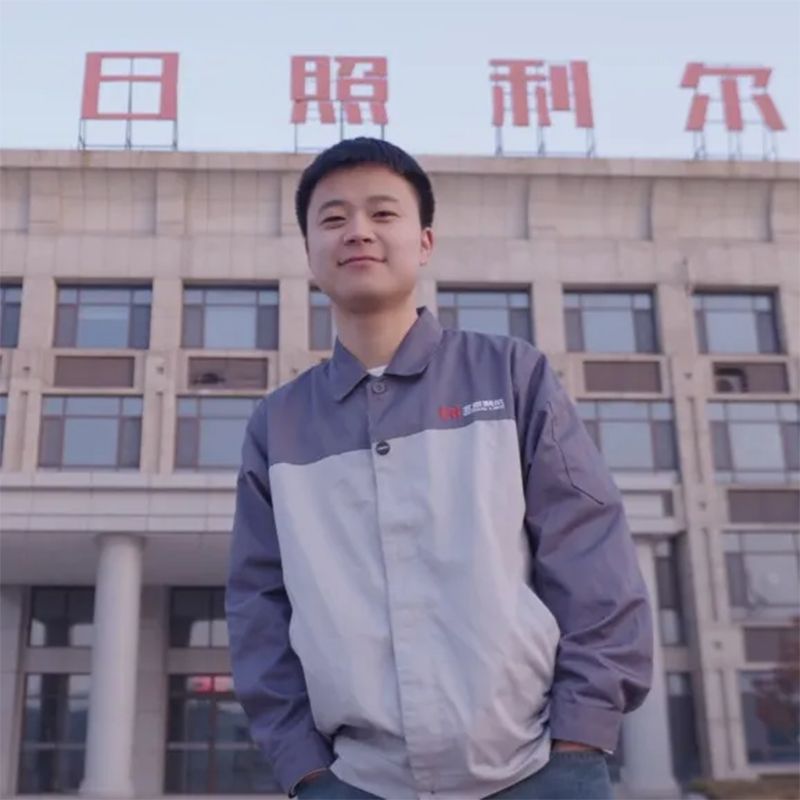 岳柯言