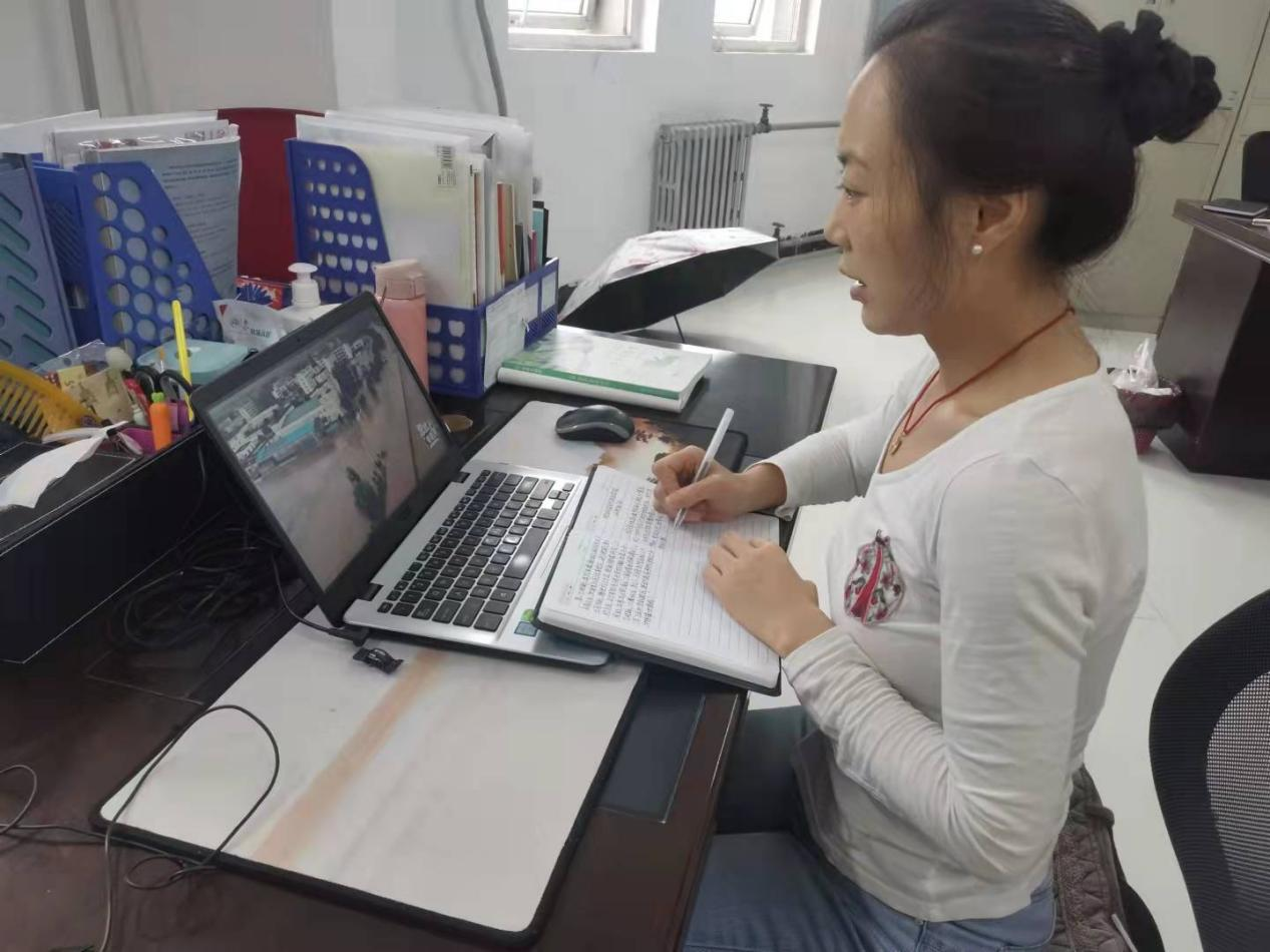 收看专题思政课 收看专题思政课