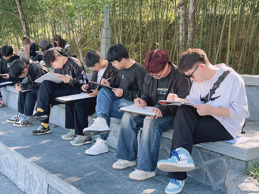 艺术设计系2022级风景写生实录 艺术设计系2022级风景写生实录