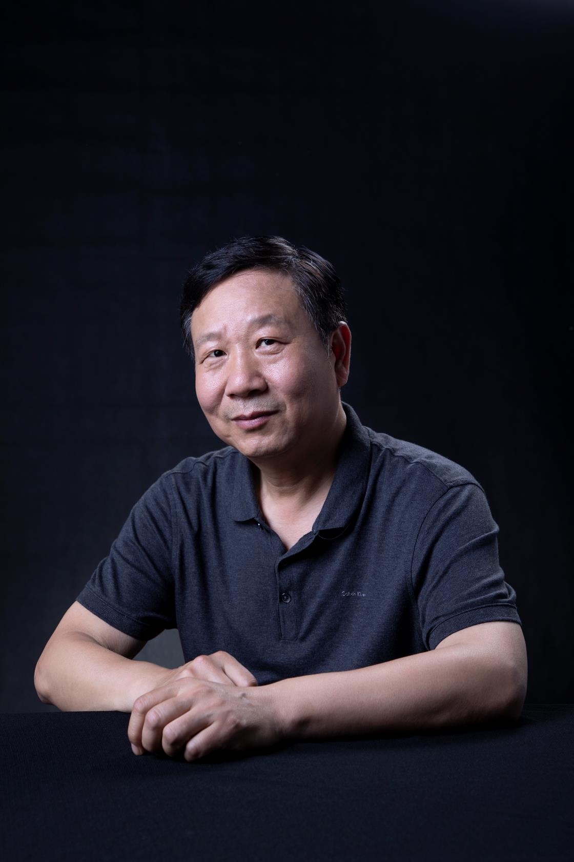 黄心渊 教育部高校动画与数字媒体专业教指委秘书长、全国高等院校计算机基础教育研究会会长、中国好创意大赛终评委主席、中国传媒大学动画与数字艺术学院党委书记、二级教授 黄心渊 教育部高校动画与数字媒体专业教指委秘书长、全国高等院校计算机基础教育研究会会长、中国好创意大赛终评委主席、中国传媒大学动画与数字艺术学院党委书记、二级教授