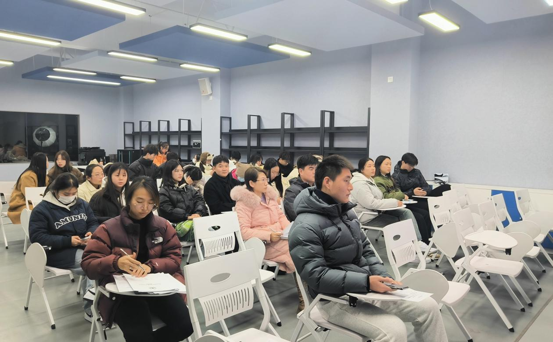 调研大赛洞察市场趋势 商学院学子大显身手 调研大赛洞察市场趋势 商学院学子大显身手