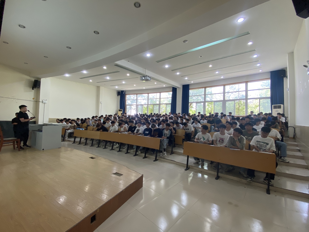 电子信息工程学院顺利举行岗位实习企业宣讲会 电子信息工程学院顺利举行岗位实习企业宣讲会