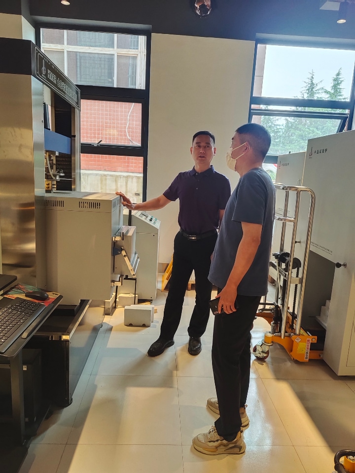 河南鑫诚集团选送企业员工到材料工程学院上大学 河南鑫诚集团选送企业员工到材料工程学院上大学