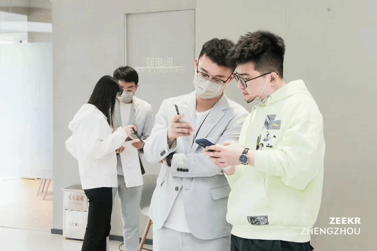 李奥康在工作中 李奥康在工作中