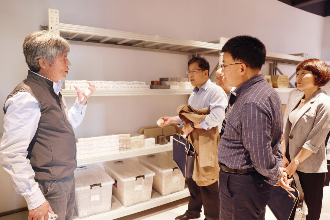 6bd884c271dd4f39929d2439d1f1d072.jpg 6bd884c271dd4f39929d2439d1f1d072.jpg