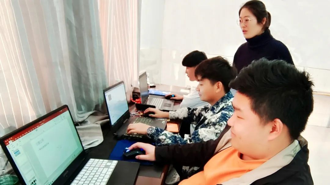 9300116a1ff7418d8b1ea44120594d9c.jpg 9300116a1ff7418d8b1ea44120594d9c.jpg