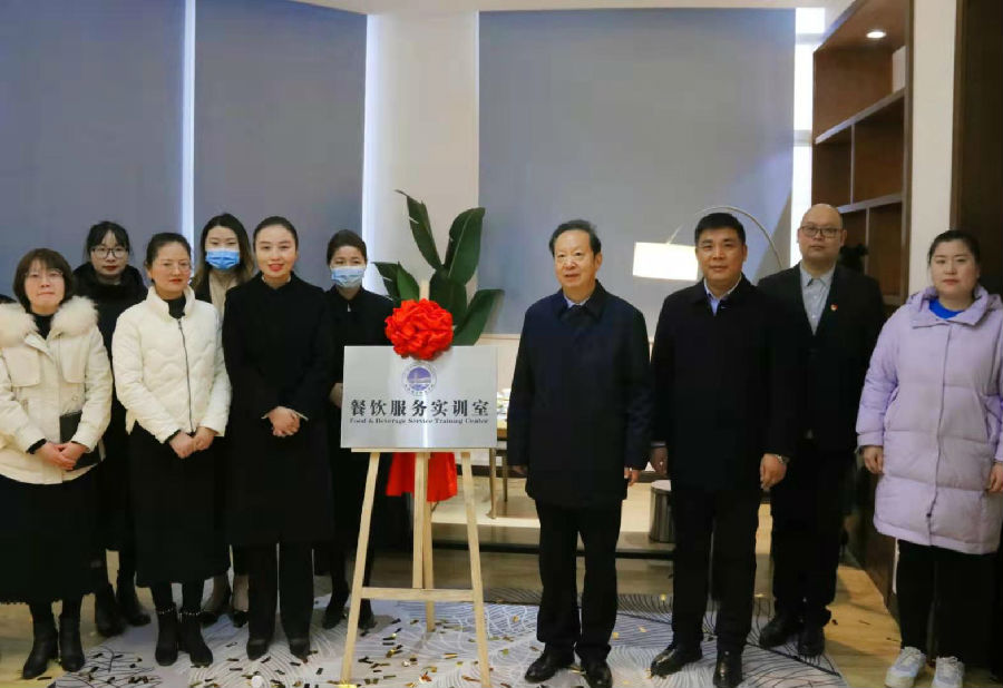 校企双方合影 校企双方合影