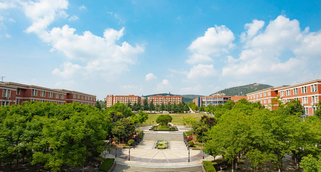 郑州城市职业学院校园美景 郑州城市职业学院校园美景