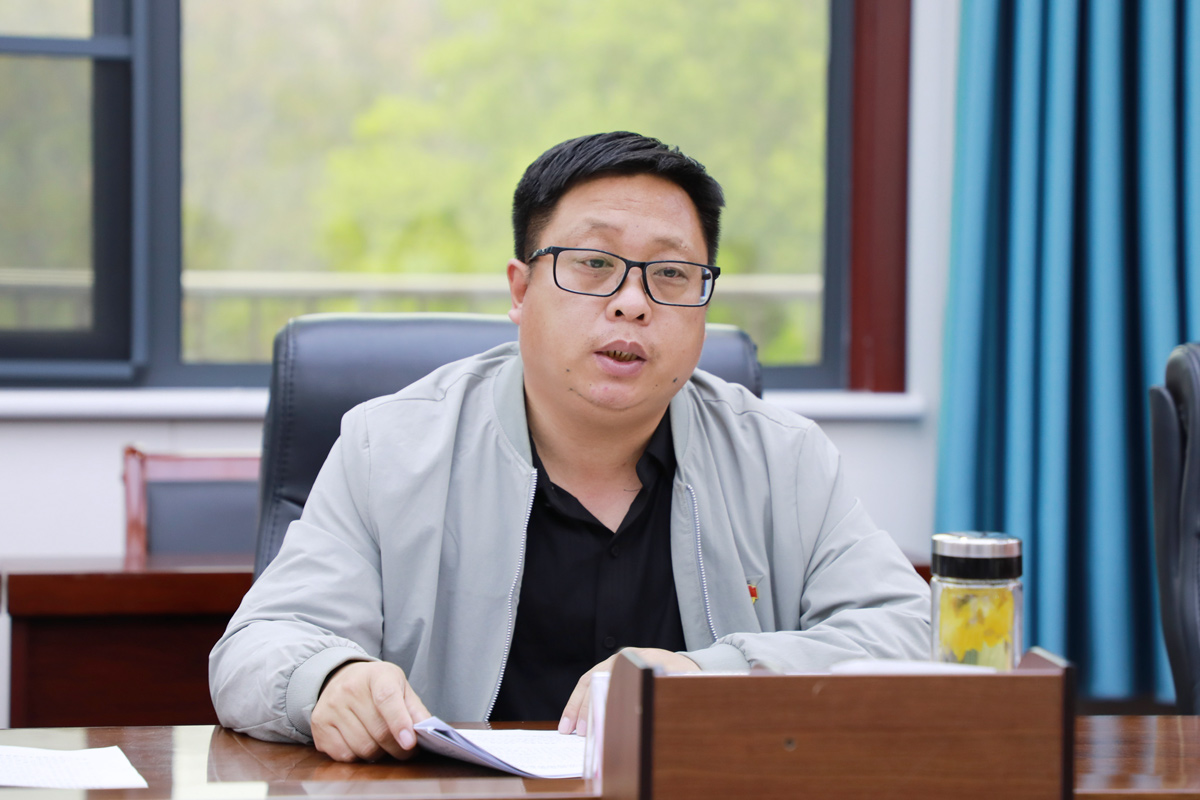 党委副书记韩守东领学我省实施“十大战略”的主要内容 党委副书记韩守东领学我省实施“十大战略”的主要内容