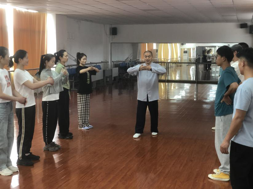 李伟民老师现场示范教学 李伟民老师现场示范教学