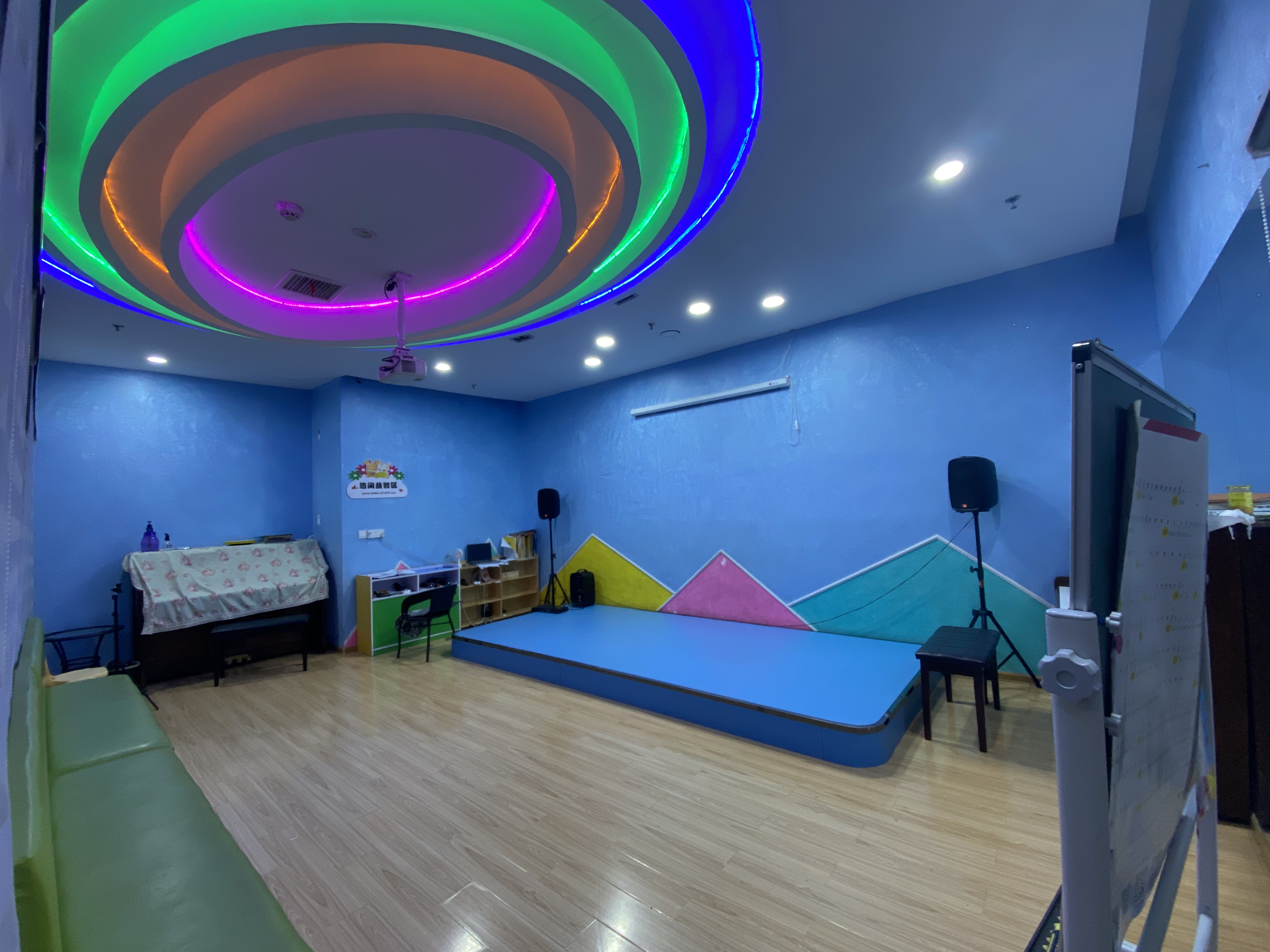 滚石现代艺术中心工作环境 滚石现代艺术中心工作环境