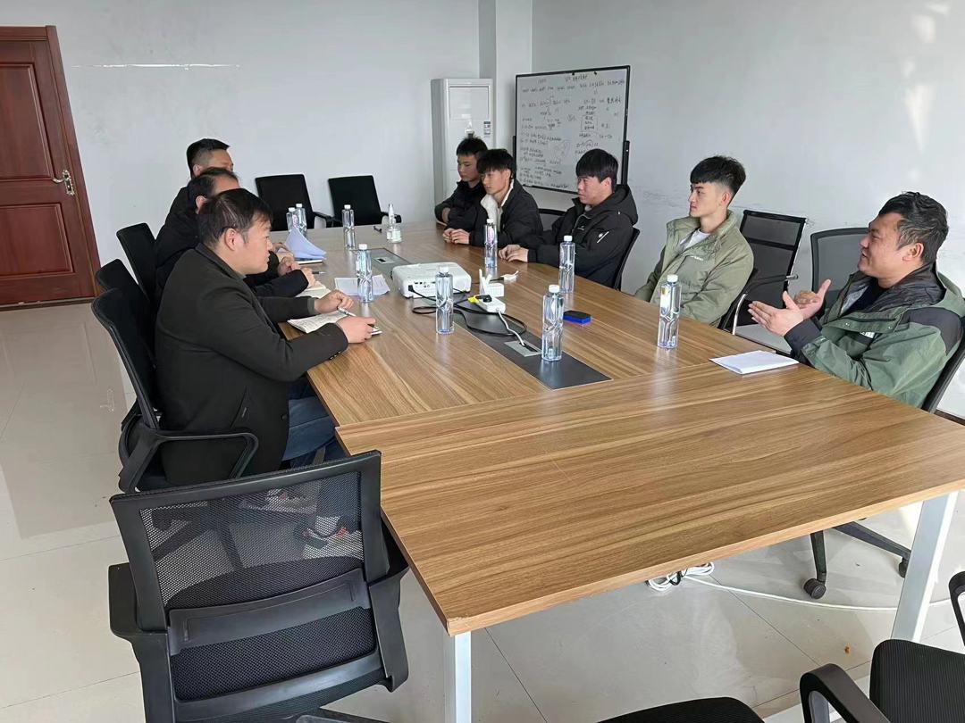 与学生交流 与学生交流