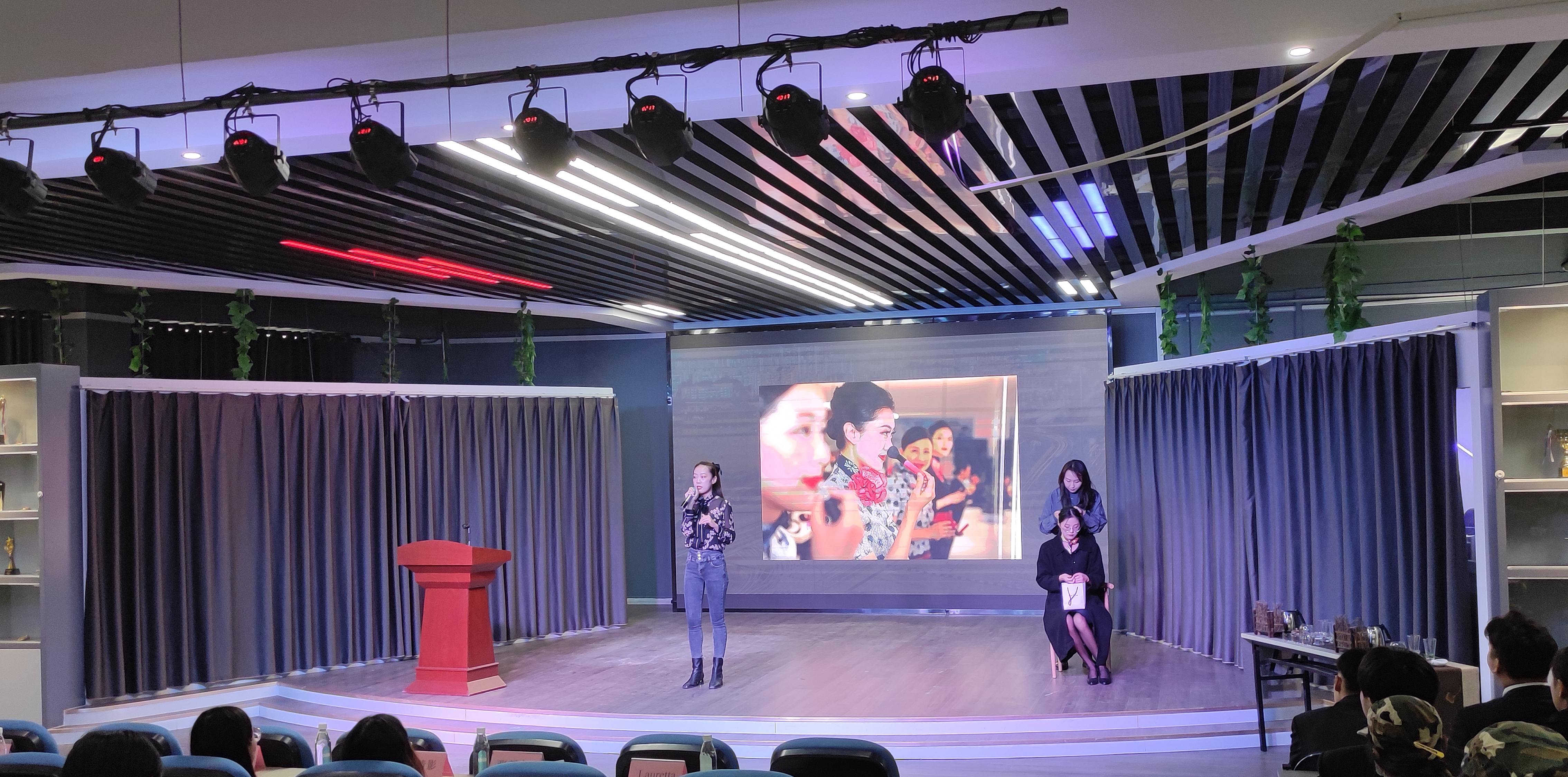 杨洁、石梦柯老师展示形体训练、形象设计 杨洁、石梦柯老师展示形体训练、形象设计