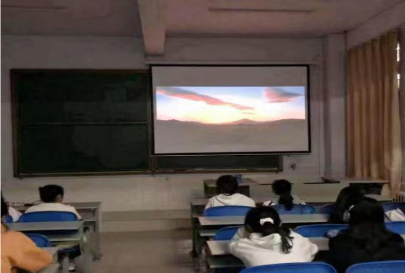 “红色观影”活动 “红色观影”活动