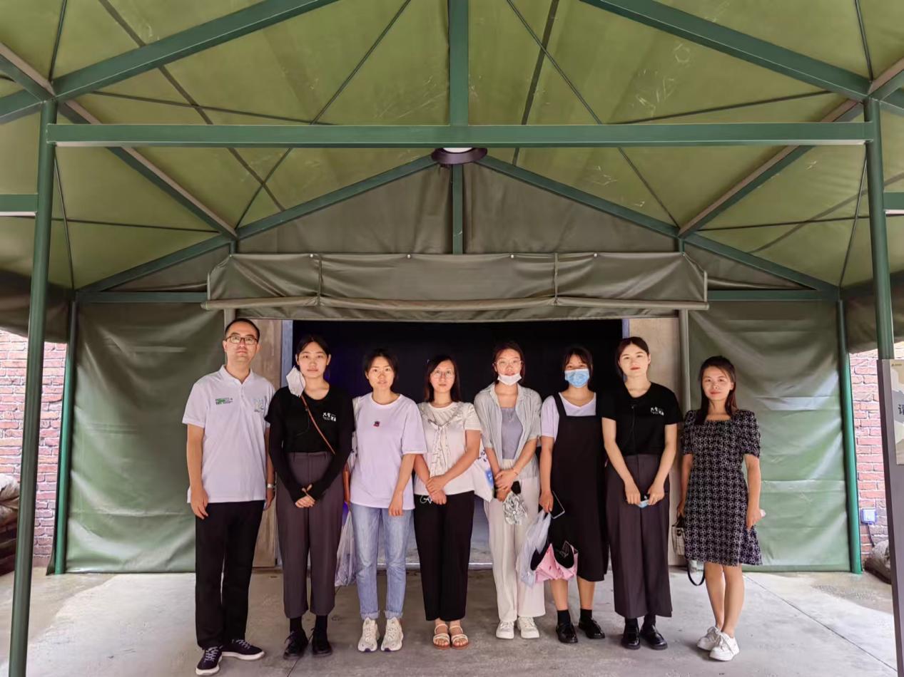 文化教育学院旅游酒店专业教师赴只有河南景区看望学生 文化教育学院旅游酒店专业教师赴只有河南景区看望学生