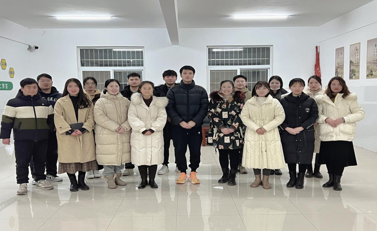 各年级老师合影 各年级老师合影