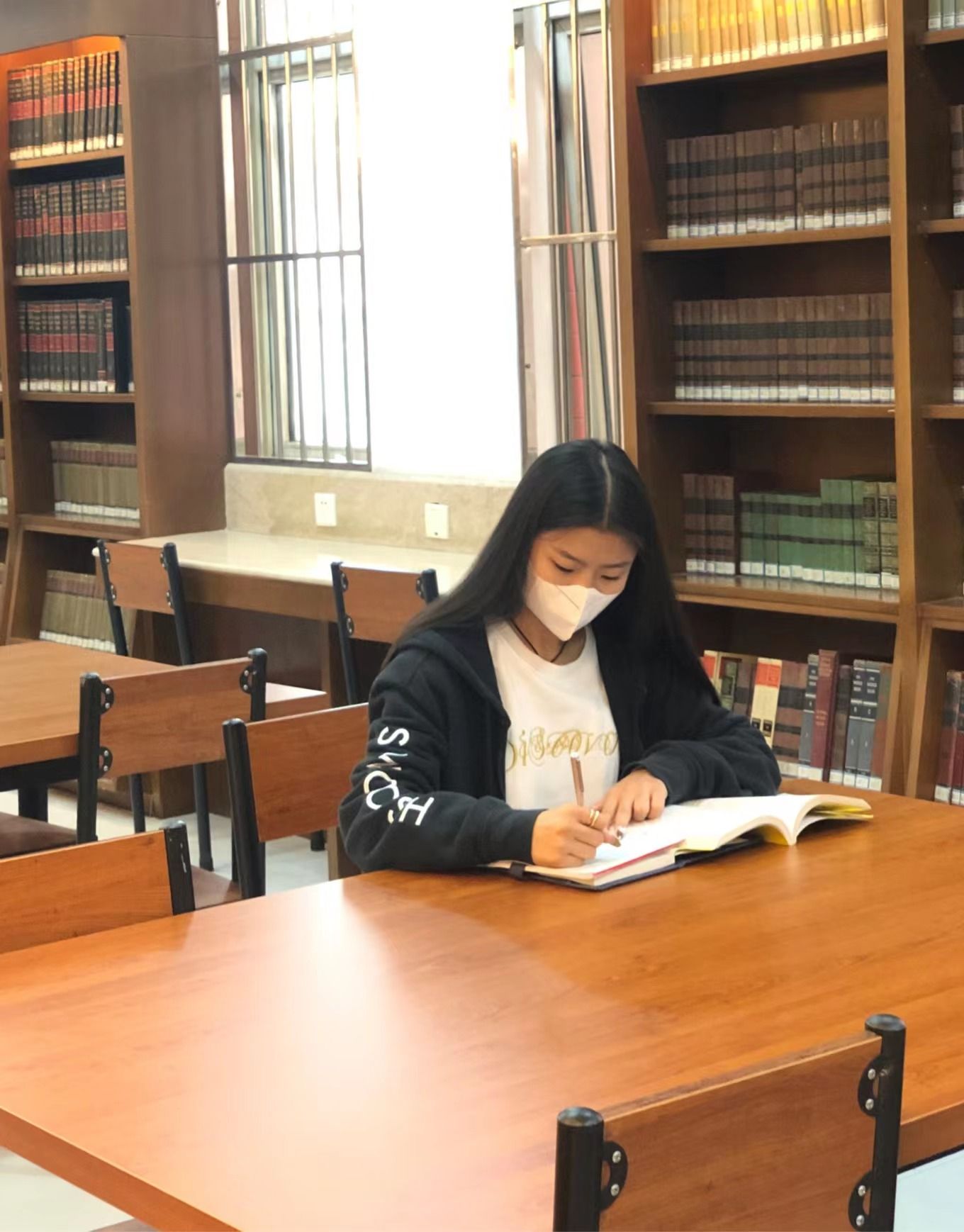 商学院学子崔丁丹 商学院学子崔丁丹