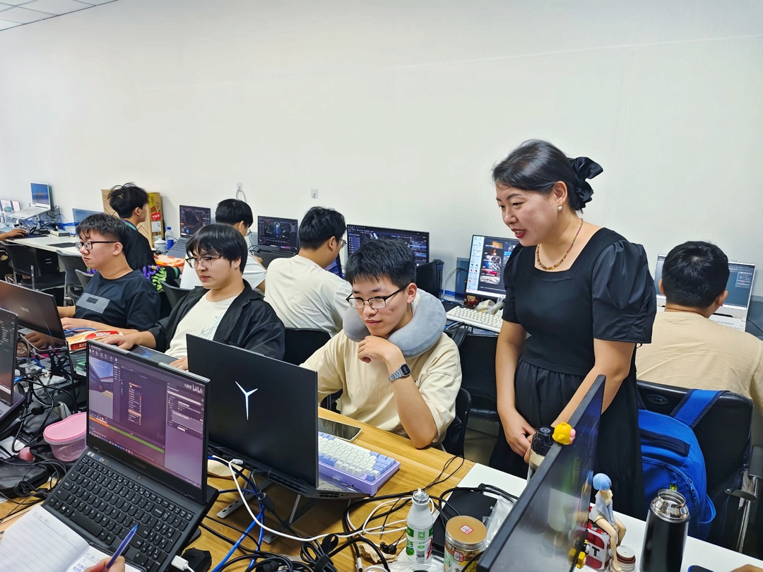 电子信息工程学院暖心回访实习学生