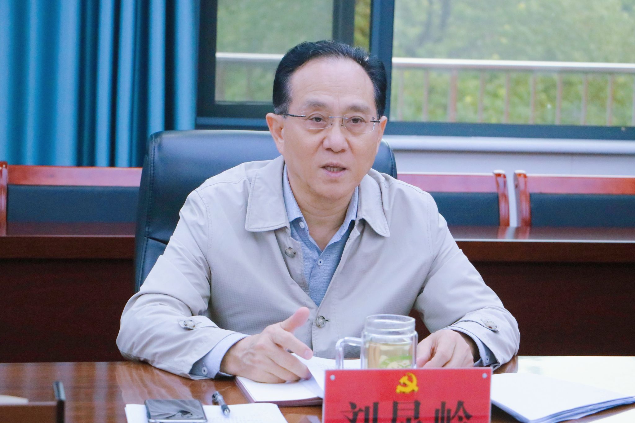 我校召开深入贯彻中央八项规定精神学习教育总结会议