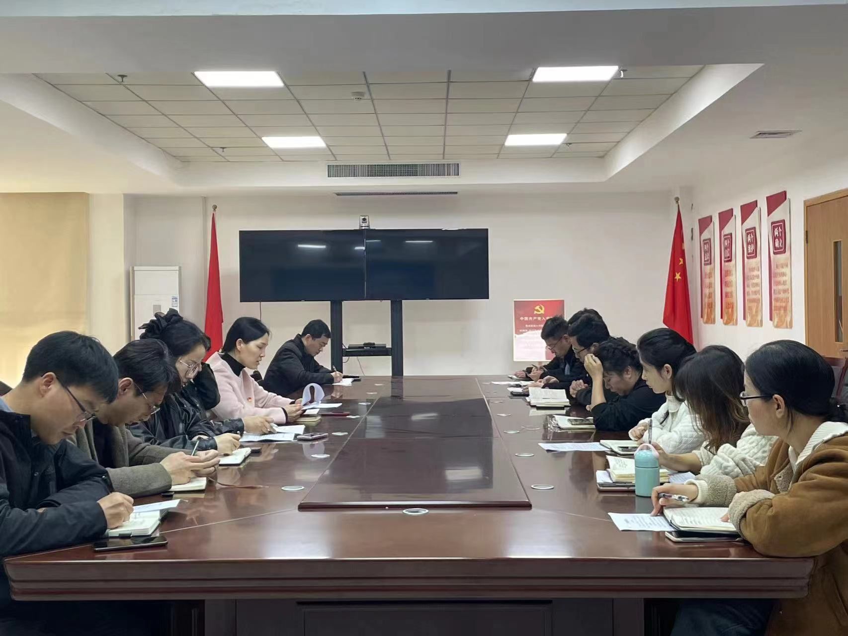 机关第一党总支召开2024年度民主生活会
