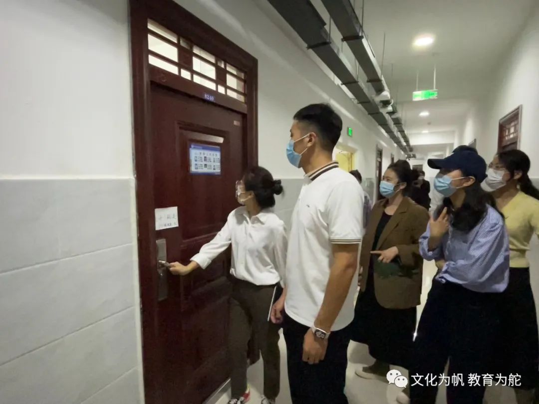 看望返校学生 看望返校学生