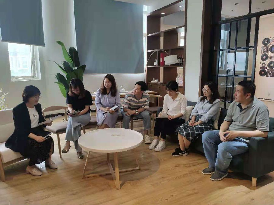 期中教师座谈会