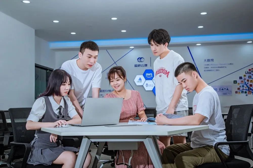 郑州城市职业学院成功拿下10个国家奖项！