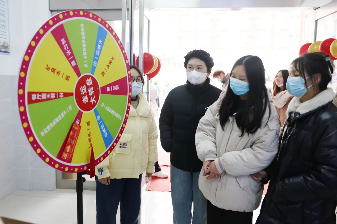 公寓大转盘 送礼品活动