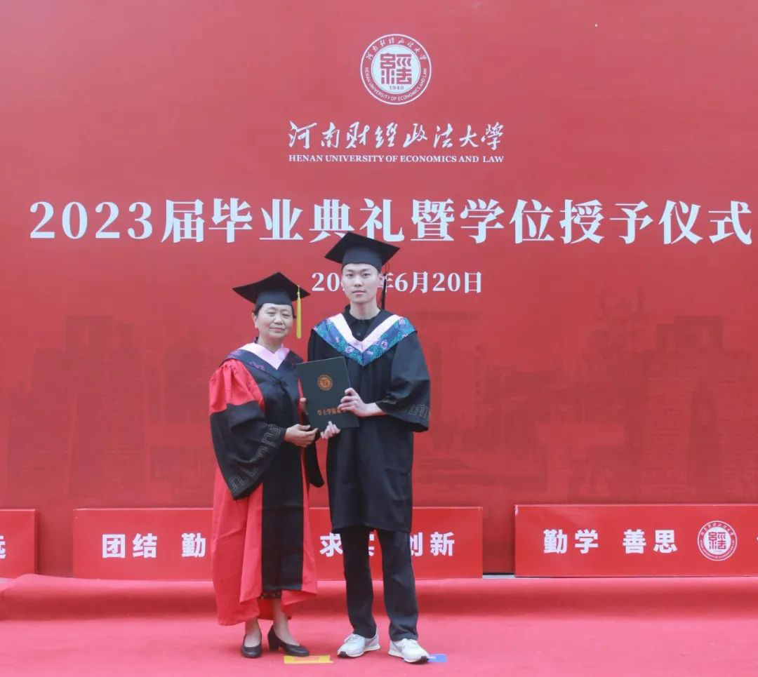 李竟玉:逆风翻盘!“纨绔少年”从专科生“逆袭”成研究生! 李竟玉:逆风翻盘!“纨绔少年”从专科生“逆袭”成研究生!