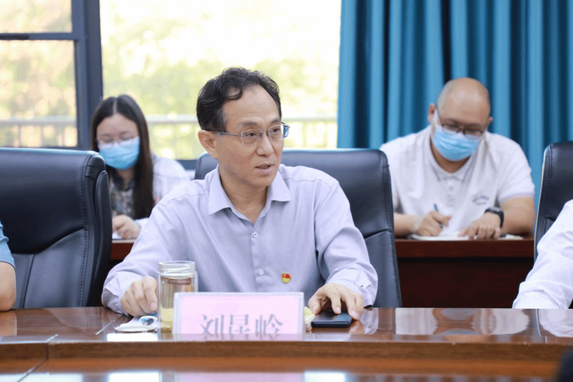 召开党委理论学习中心组学习(扩大)会 召开党委理论学习中心组学习(扩大)会