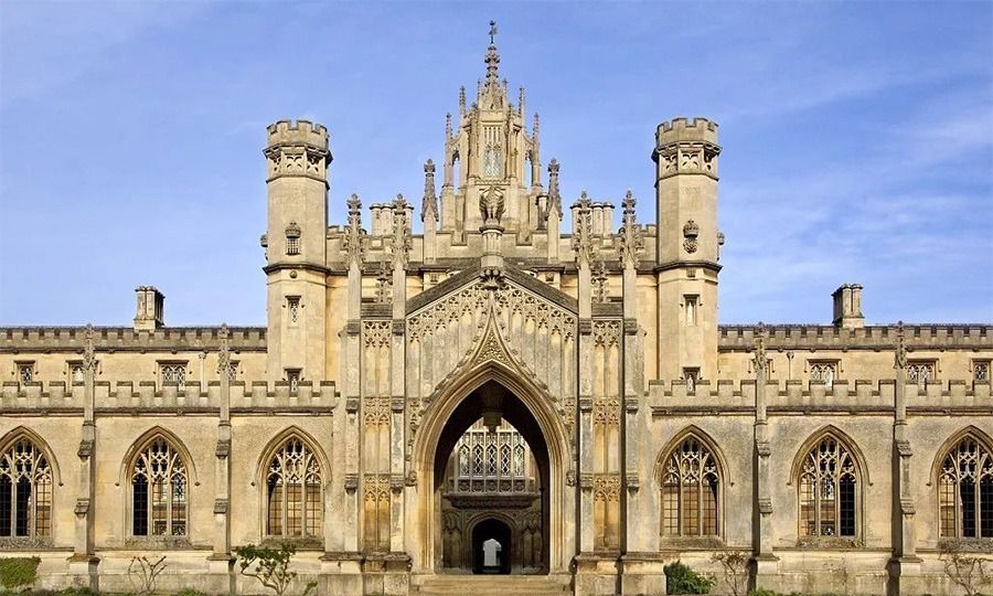 海外留学：全英文授课既是挑战也是机遇