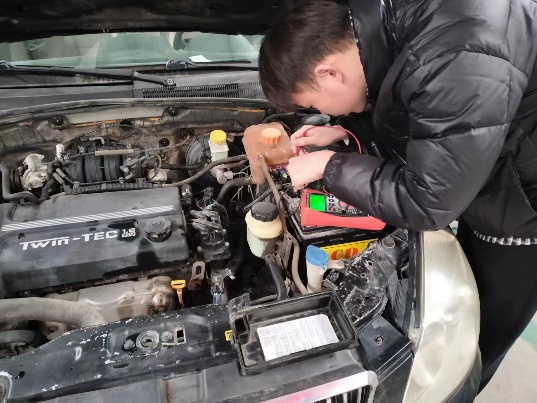 选手认真比赛 选手认真比赛