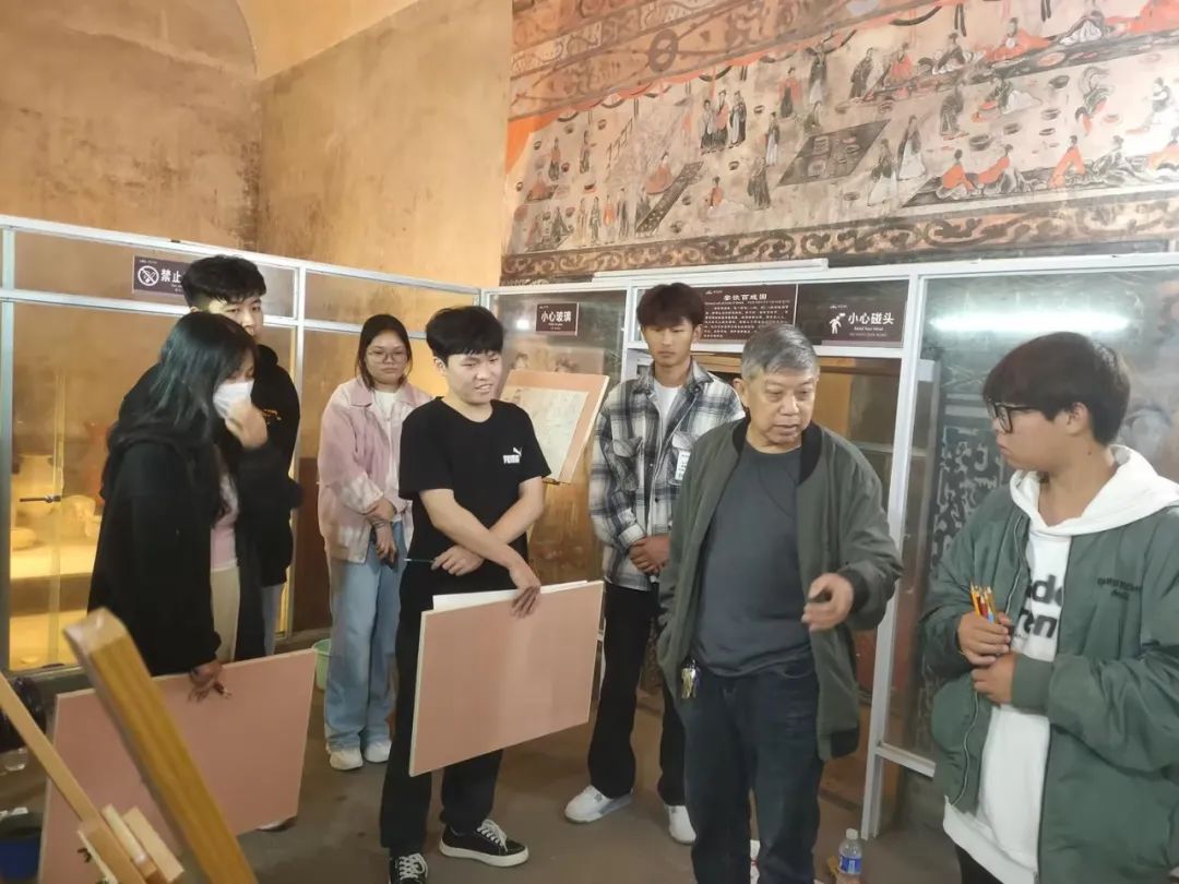 郑州城市职业学院把“中华优秀传统文化”课搬到了全国重点文物保护单位