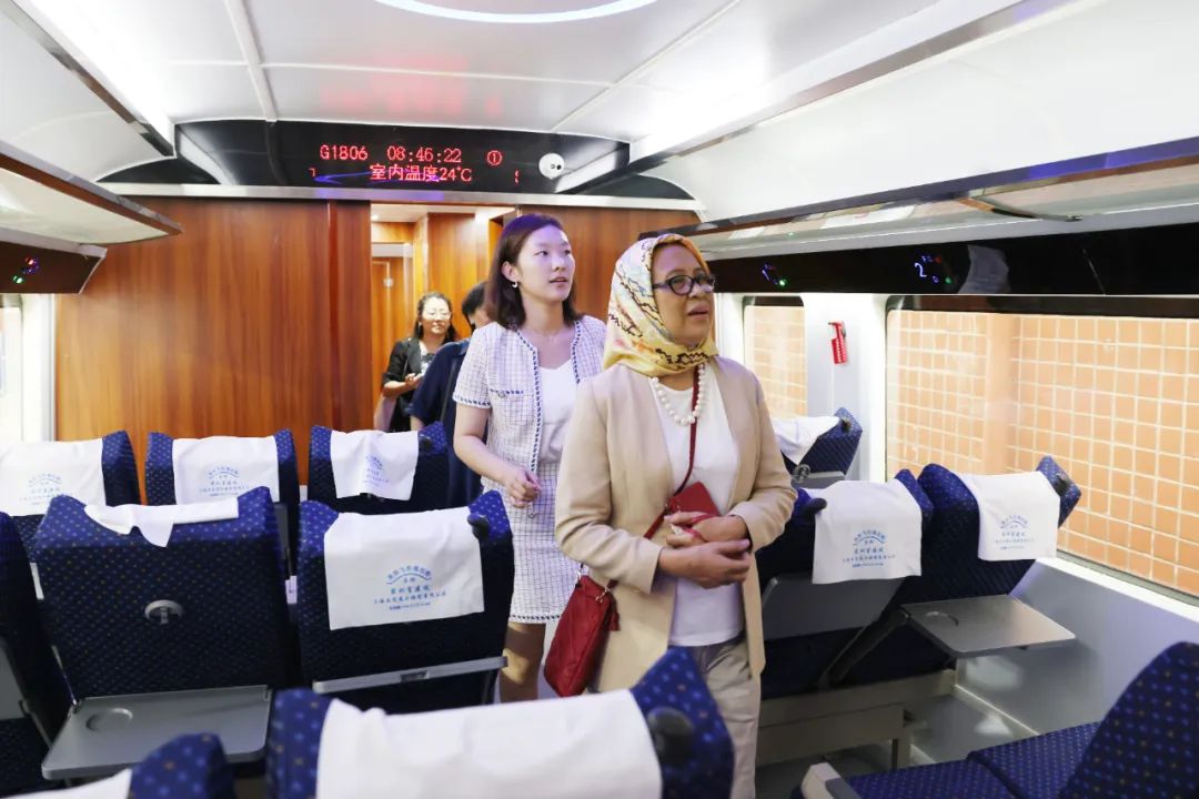 郑州城市职业学院与马来西亚思特雅大学举行友好大学签约仪式！