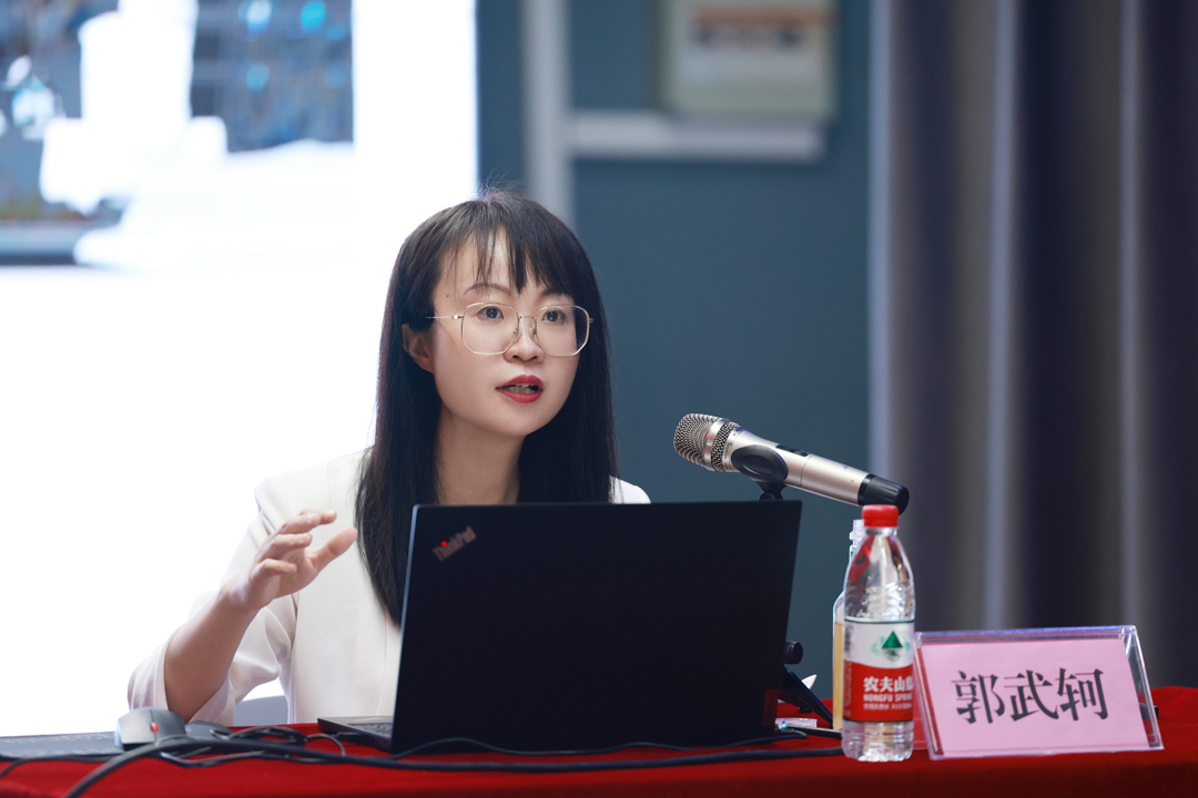 河南省青年理论宣讲专家、河南农业大学马克思主义学院教师郭武轲作专题报告