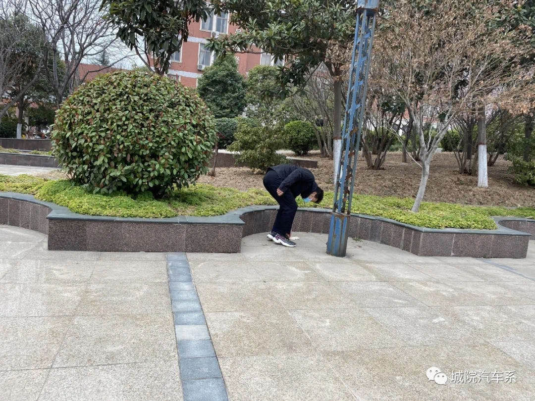 志愿者清洁校园 志愿者清洁校园